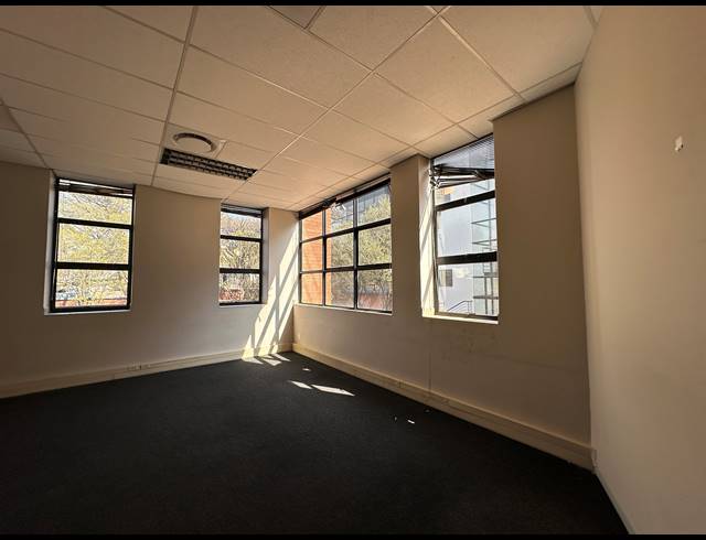97M² OFFICE TO LET IN HIGHVELD TECHNOPARK